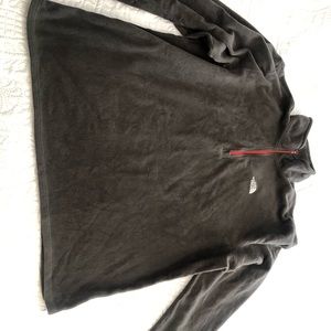 Black north face fleece pullover